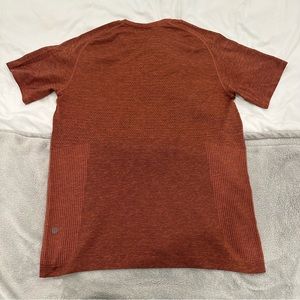 Metal vent tech tee